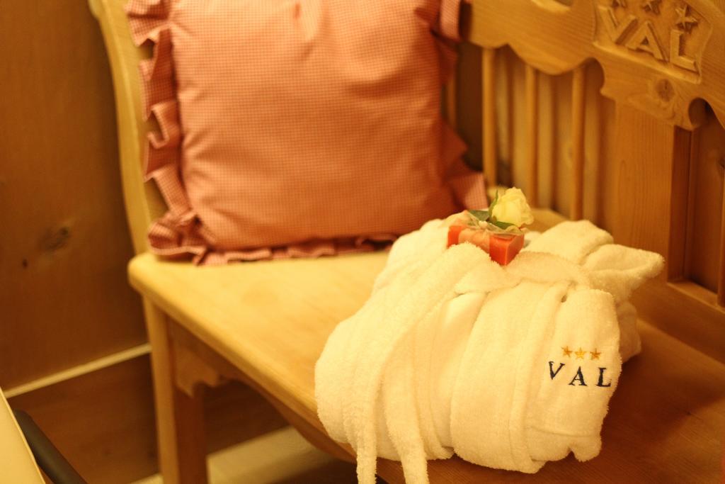 Hotel Val Wolkenstein in Gröden Zimmer foto